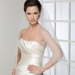 Bel Aire Bridal NWT 2-tier cascading ribbon edge veil